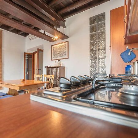 Colosseo & San Clemente Cozy Flat Рим Экстерьер фото